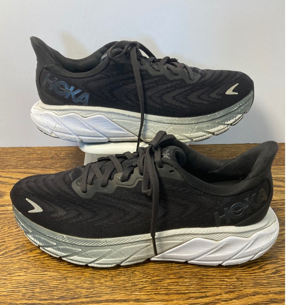 Hoka One One Arahi 6 Womens Running Shoes Black White 1123195 BWHT Size 7.5B